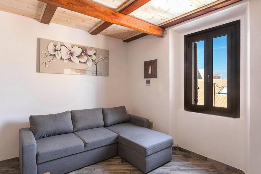 Roman Ruins - Elegant Apartment Olbia Exterior photo